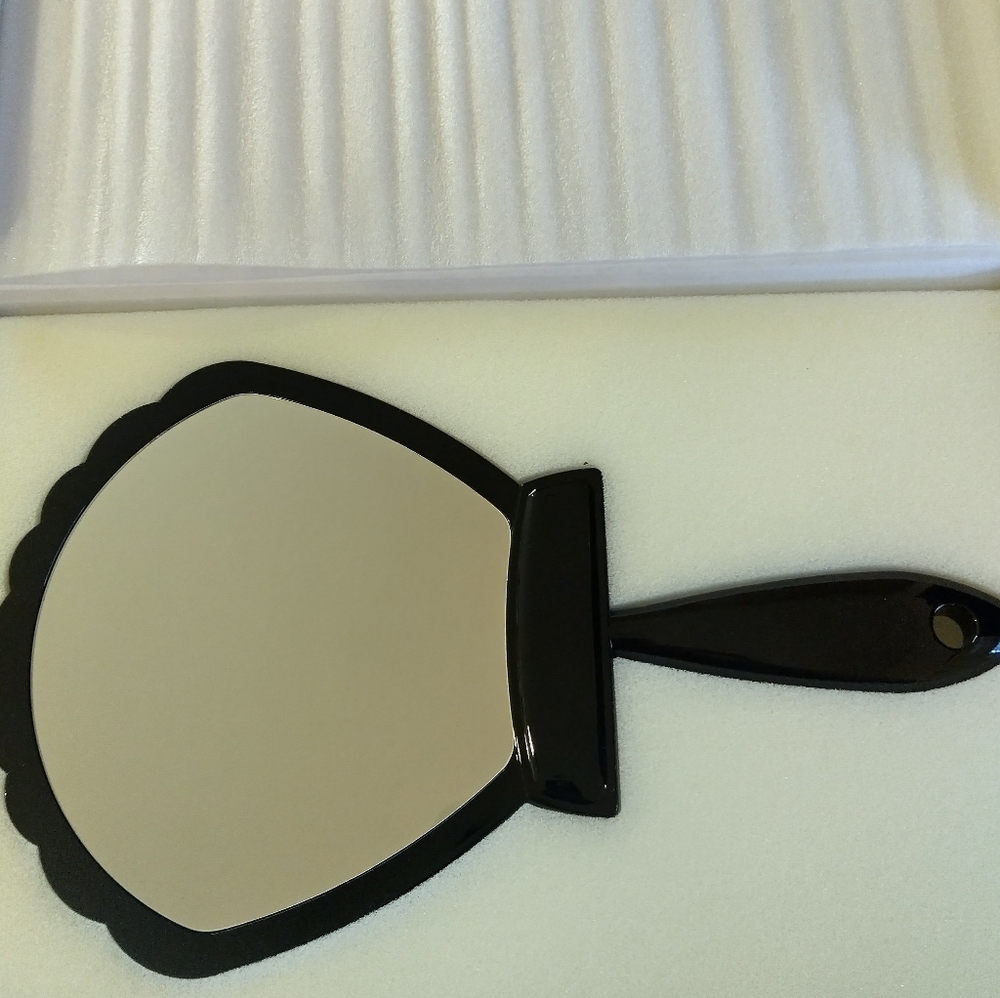 Elegant Lurella Black Handheld Mirror